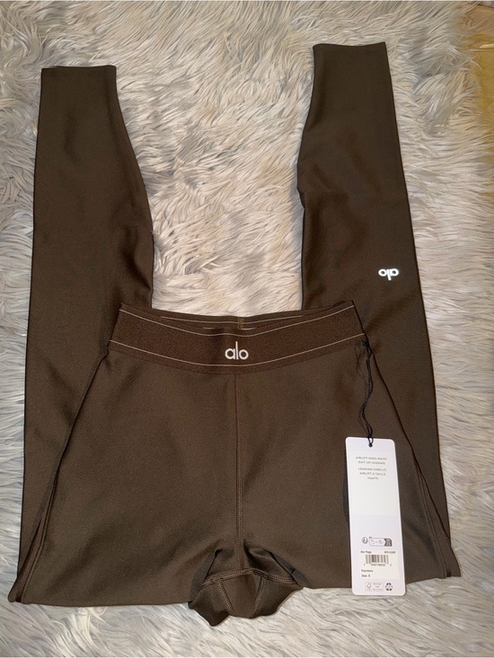 ALO Yoga Pants - Alo airlift suit up leggings